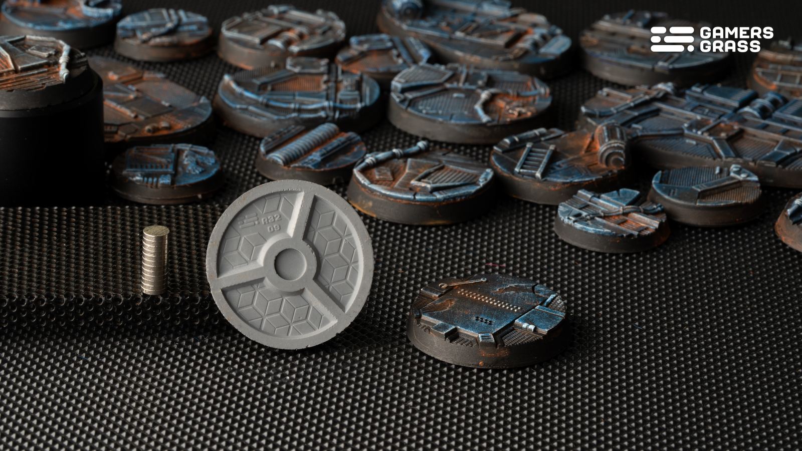 Spaceship Corridor Round 32mm (x8)