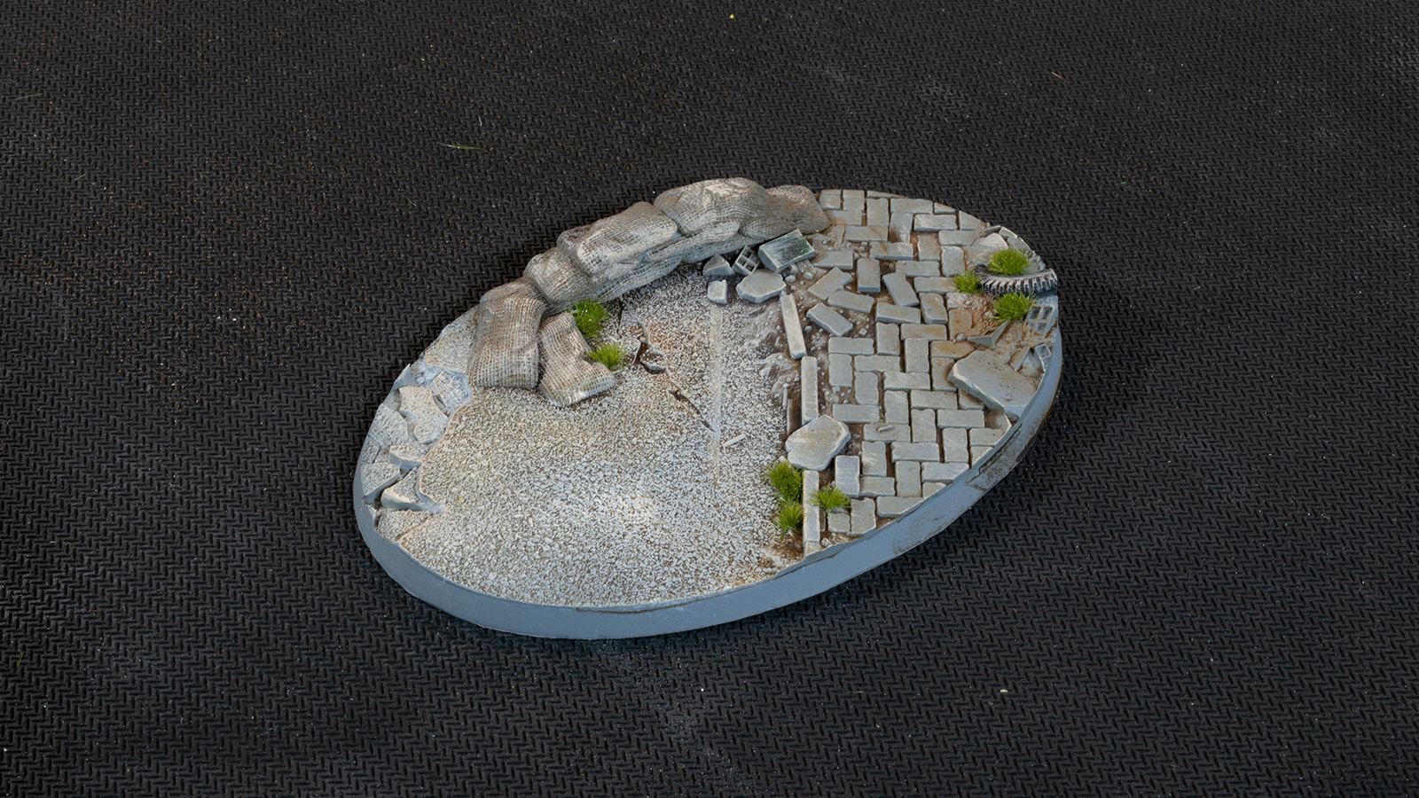 Urban Warfare Bases Oval 105mm (x1)