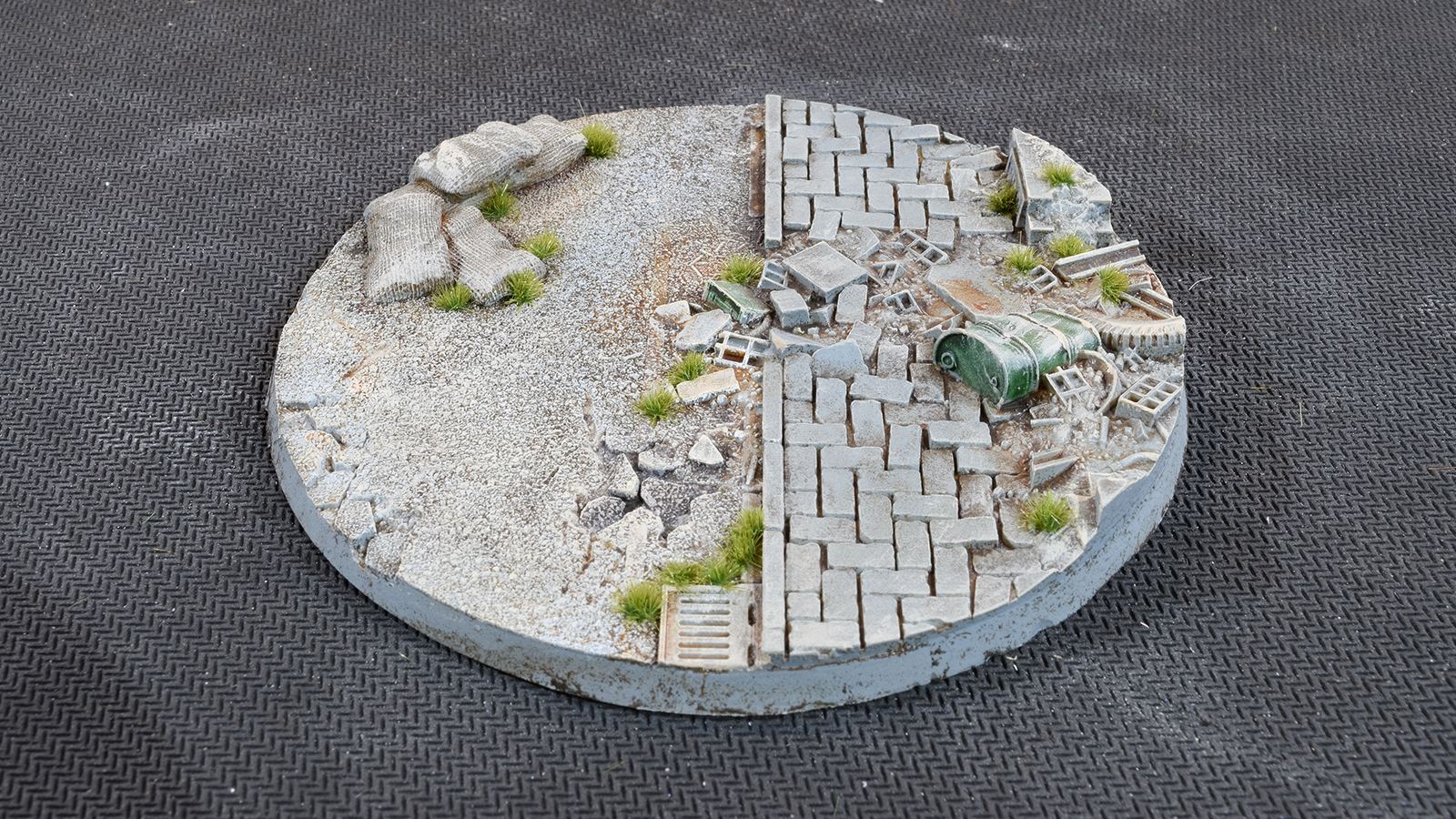 Urban Warfare Bases Round 100mm (x1)